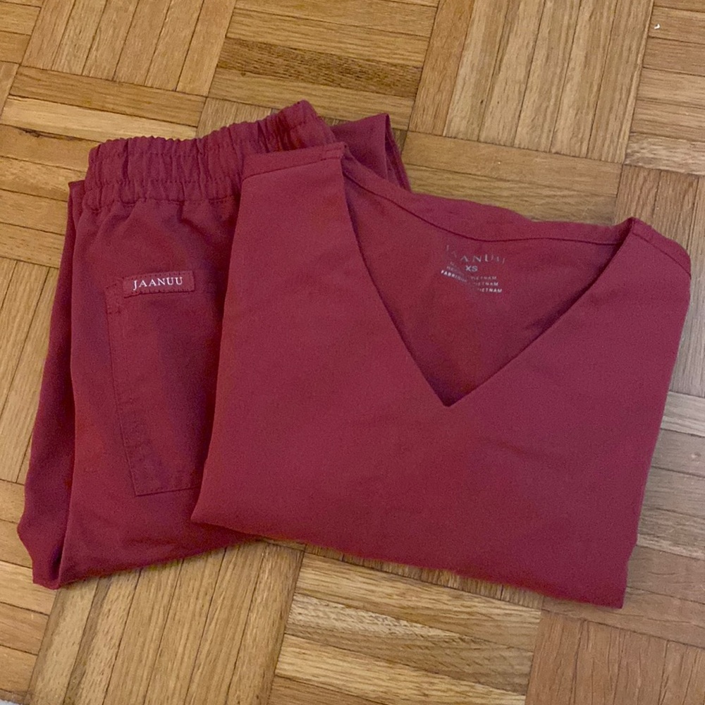 Jaanuu XS scrub set